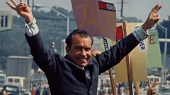 Jak prezident Nixon jednou jediným gestem nechtěně urazil celý národ
